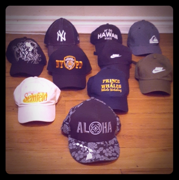 Assortments of baseball caps - Picture 1 of 1